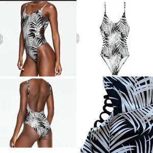 VICTORIA SECRET PINK GYM TO SWIM BLACK AND WHITE ONE‎ PIECE SWIMSUIT. SZ SM / P